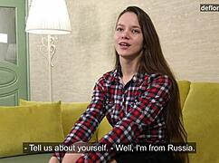 朱丽叶·贝拉米在原始试镜采访中展示处女逼。