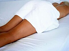 Step mom gets oil massage from stepson, leads to creampie 😏