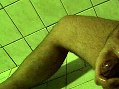 I accidentally compiled these amateur pee videos with some errors