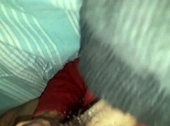 这18+嫩妹卧室里吸鸡巴超棒