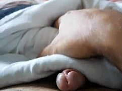 i masturbo in bed, it's so good but i can't stop, feeling the pleasure