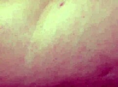 Brincando com o cu virgem