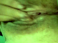 playing with my sexy pussy 😈