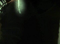 欧洲美女撕衣挑逗脱衣舞