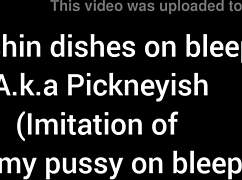 i'm washing dishes but really want you to eat my pussy.