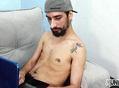 Sentando Nos 23 Centímetros De Piroca Do Meu Amigo