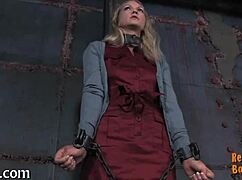 Hot serf girl gives amazing oral sex delight