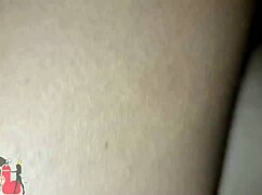 街头操陌生人爽翻天，绿帽老公在一旁看着