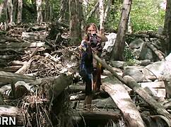 yo, sexy natural 18 yo girl rubs her hairy pussy outdoors... 🌳