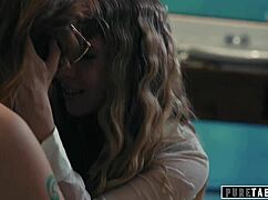 禁忌Lena Paul被朋友内射，妻子Siri Dahl在一旁看着！