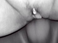 纹身辣妹Paty Angel被已婚熟女射得满身都是