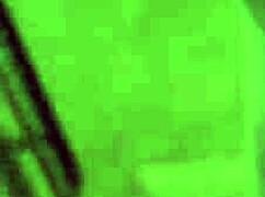 我看到一个家伙自慰，忍不住给他口交