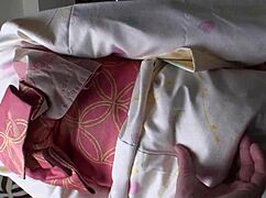 哟，看这个热辣的浴衣日本熟女诺佐米·田中！ 🔥