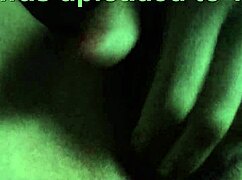 刚干完的敏感骚逼捏阴蒂超爽