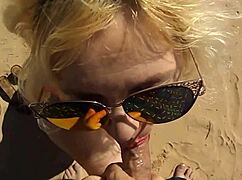 I love giving blowjobs on the beach so much