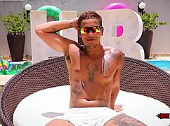 gatinho safado fucks tattooed amateur hard