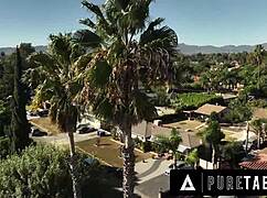 离婚后，纹身熟女阿拉贝尔·拉斐尔渴望继子的大家伙安慰。她在禁忌风格中粗暴骑乘他