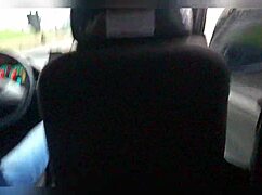 Provoquei o uber e deixei ele brincar com minha bucetinha