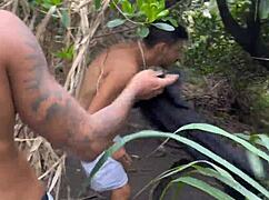 Tava F1路上捡到Ronny Aislan野外猛干