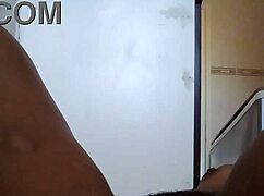 Kellybabee fingers her black pussy in solo masturbation