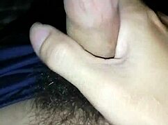 哎呀鸡巴好硬午夜男男饥渴