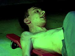 偷看Staxus的生殖器无套年轻男行动 😈