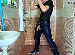 I luv my gay jeans shower fetsh with dat big dik