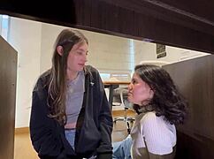 湿润小穴被性感清洁女工指弄