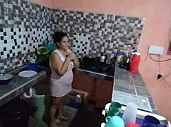 Llamo A Mi Vecino Para Que Me Ayude Y Termino Follándome Su Rica Verga Y Dejando Mi Deliciosa Panocha Llena De Su Leche Porno Español