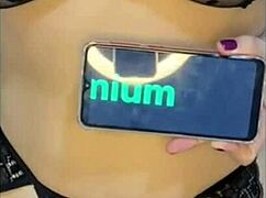 他把我弯腰按住，不戴套猛干我屁股，太爽了！