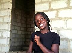 疯狂骚货激烈脱衣舞撕衣服狂野