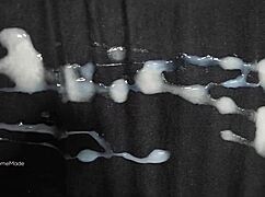 娇小黑发学生被我两次猛干紧屁股时尖叫