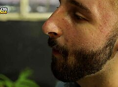 O Estagiário Guloso在工作中挑战巨屌