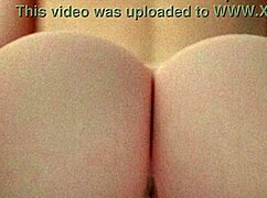 阿姨Cass享受巨大鸡巴在动漫风格场景