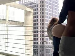 哟，Mia Dior在公共停车场被猛干…太疯狂了！😱