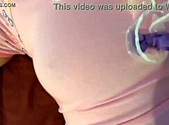 娇小继女被继父射满紧致小穴