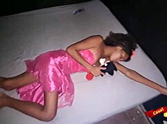 瘦拉丁骚妹18+给继爸狂野肛交骑乘！