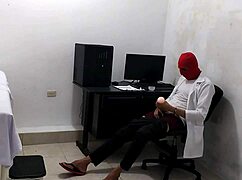 Hot homemade video of a doctor’s kinky behavior after a checkup of a pretty woman