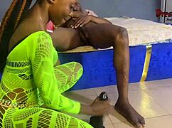 vera knows how to satisfy herself with toy and big dickk