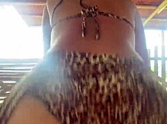 Me enseña su sexy bikini y me la follo después de la playa latina amateurs