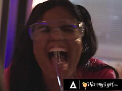 Mommys Girl - Milf Dee Williams Caught Petite Squirters and Made Them Gush More