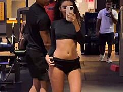 健身房猛练后派对前可爱妹子口爆