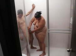Prima Pervertida Depila Amante en Baño