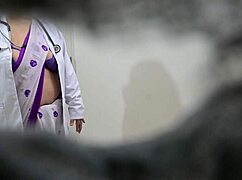 印度医生，你是在用这病人的巨乳满足欲望吗？