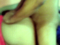 丈夫用老婆大屁股还债，真实自拍视频