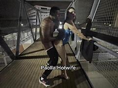 Na Passarela Em Plena Br 153 A Casada Fudendo Sem Parar E Fazendo Alegria Dos Motoristas Que Passam E Curtem Um Sexo Na Rua Com Paolla Hotwife! Assim Que Funciona!