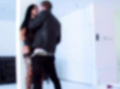 危险骚逼快速口爆陷阱狂射