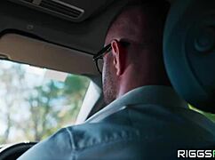 饥渴大奶主妇在医院诱惑医生的大鸡巴