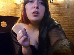 ven aqui, te digo como pajearte con mi gran culo y dominacion