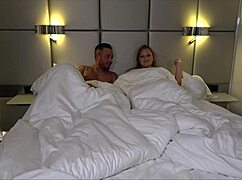 privat im schlafzimmer, kissenschlacht turns into wild sex without a condom, wanna join?